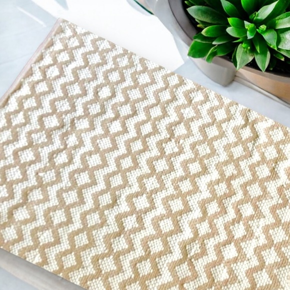 Urban86 Handcrafted Tribal Diamond Pattern Woven Area Rug - Picture 4 of 16